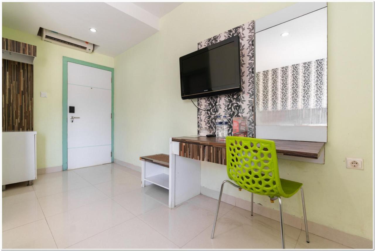 Reddoorz Plus @ Hertasning Area Makassar Kültér fotó